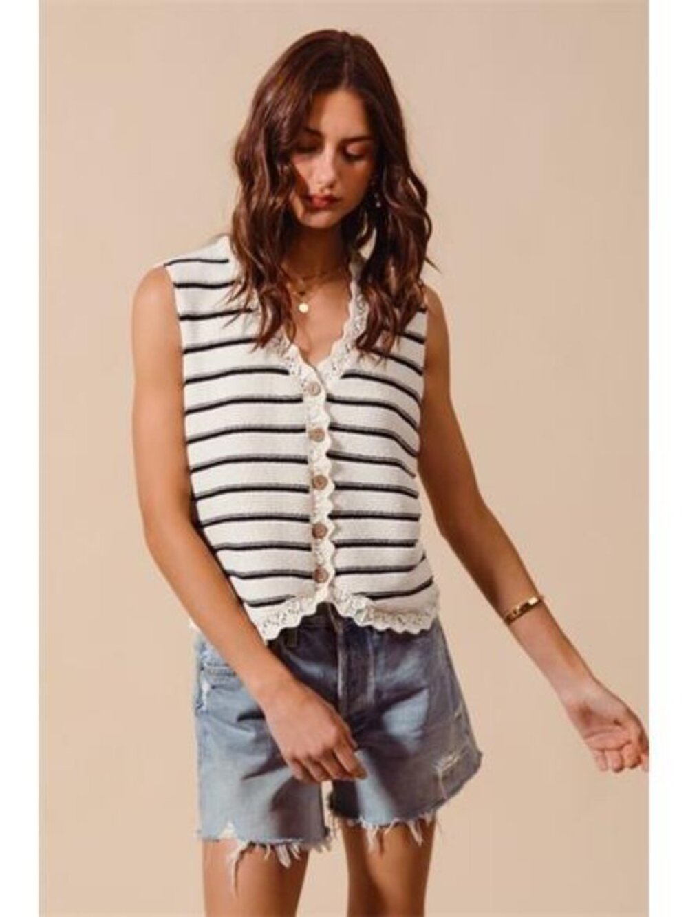 SO ME Buttoned Front Stripe Texture Knitted Sweater Vest - Picture 6 of 11